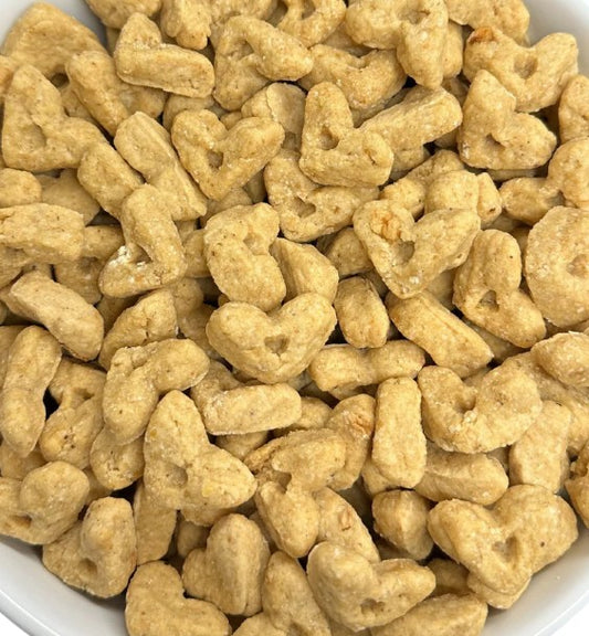 Chicken and apple crunchy dog treats from Beyondwhiskers - natural USA-made pet treats with real chicken and fresh apples
